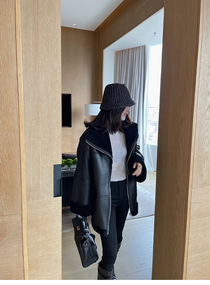 2025 Autumn Winter Fur Integrated Lamb Wool Coat Women's European And American Street Temperament Fashion Locomotive Fur Coat