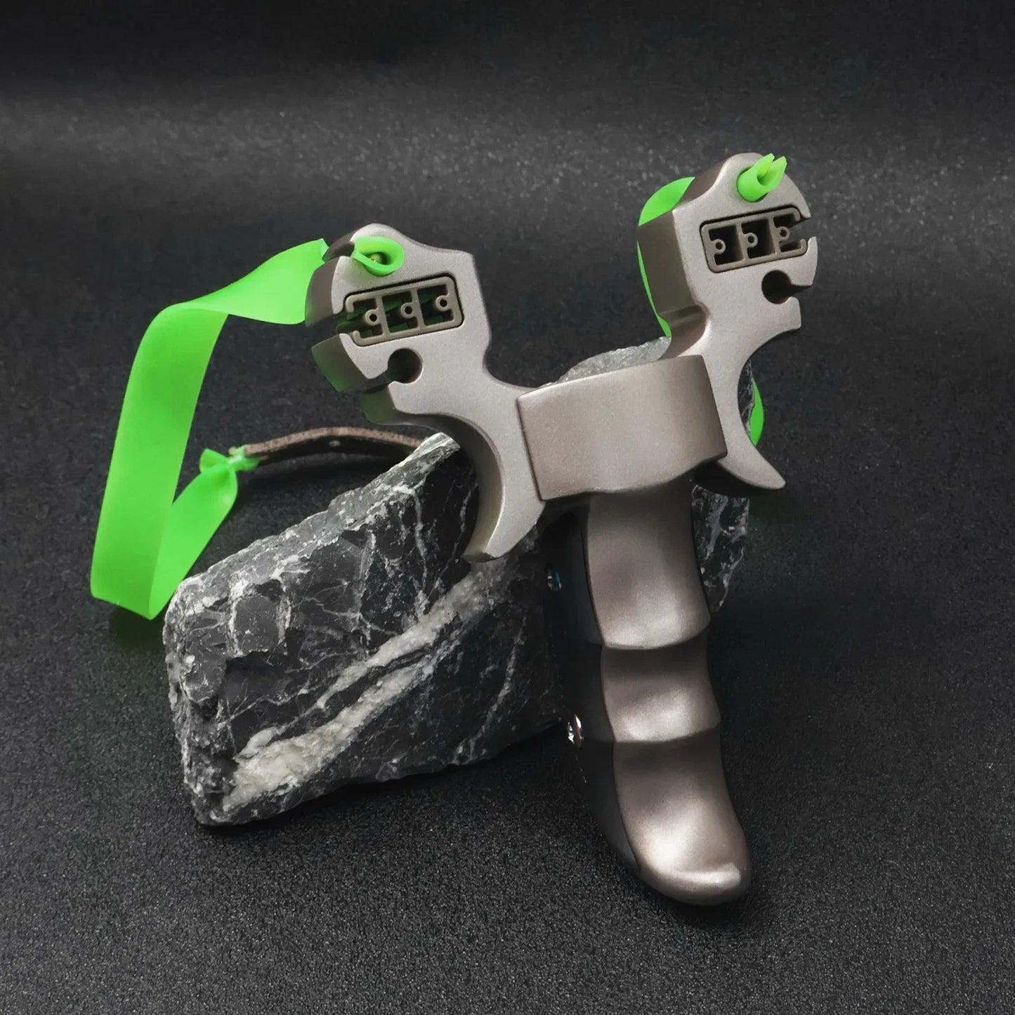 High-quality Aluminum Alloy Slingshot With Multi-functional Elastic Bands Suitable For Outdoor Hunting and Shooting