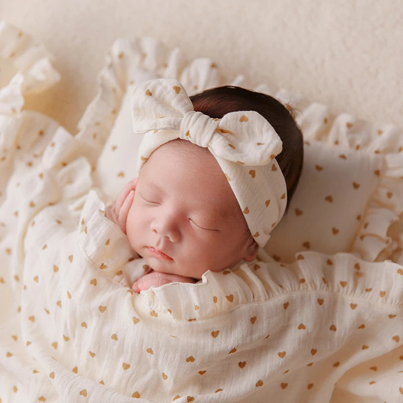 Newborn Photography Wrap Soft Beige Backdrop Blanket 0-1 Month Baby Shoot Background with Pocket Bow Headband Pillow Photo Prop