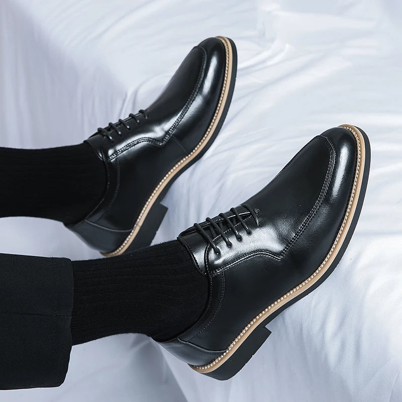 High End Brand Men's Party Formal Shoes Lace Up Pointed Men's Glossy Leather Shoes Classic Elegant Business Shoes Free Delivery