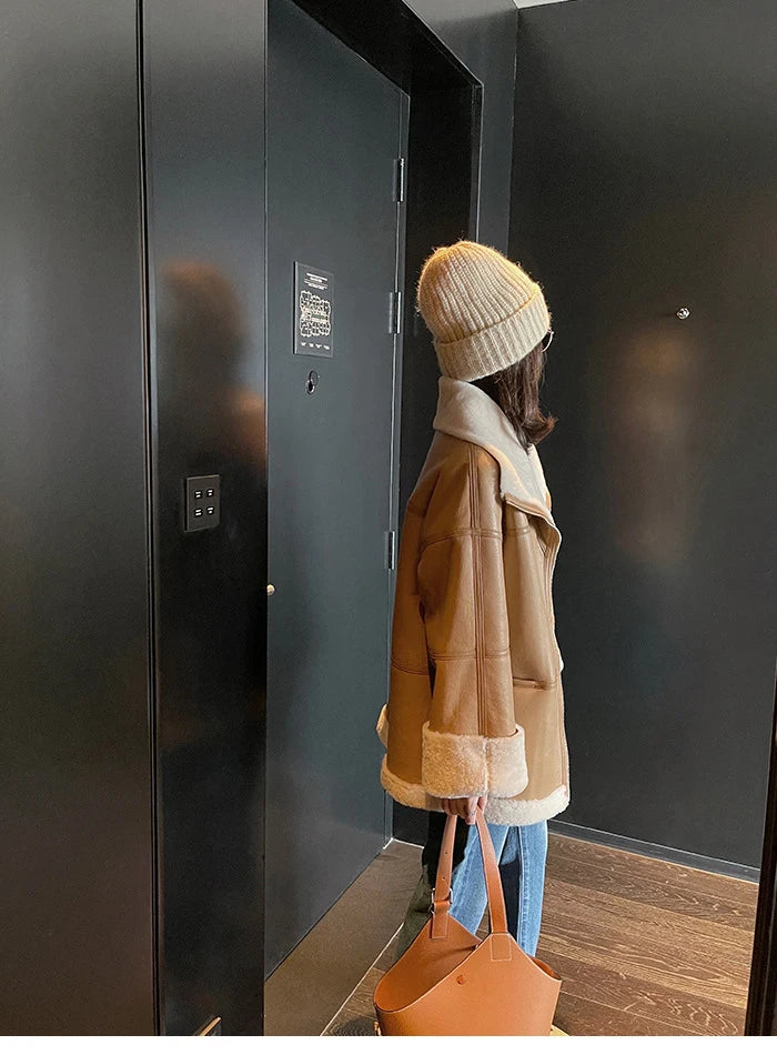 2025 Autumn Winter Fur Integrated Lamb Wool Coat Women's European And American Street Temperament Fashion Locomotive Fur Coat