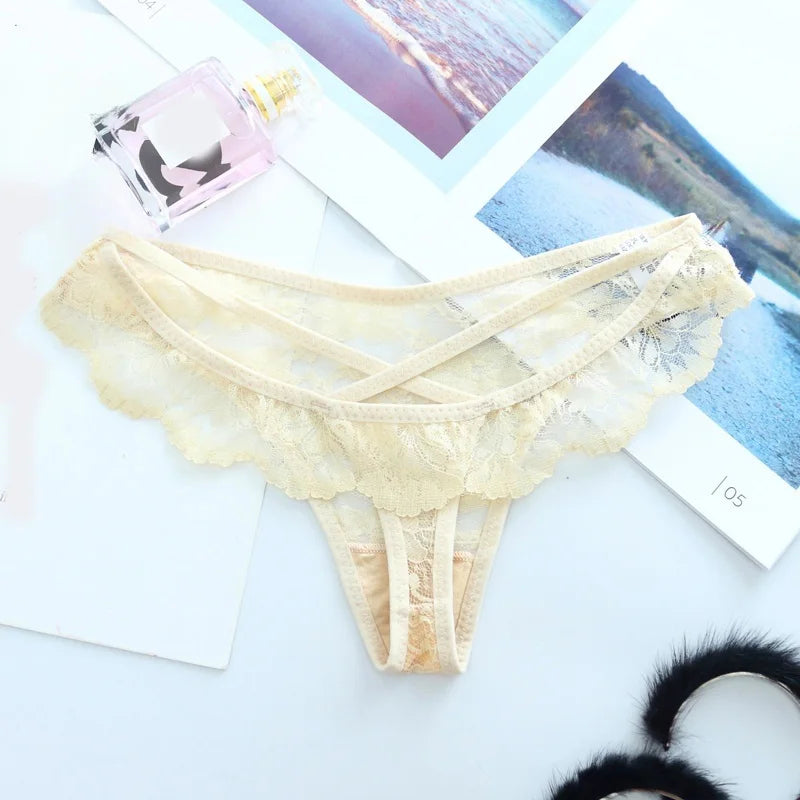 Women Sexy Thongs  Scalloped Floral Lace Fine Lingerie Low Waist Translucent Breathable Hollow Sheer Sexy Intimate Lingerie