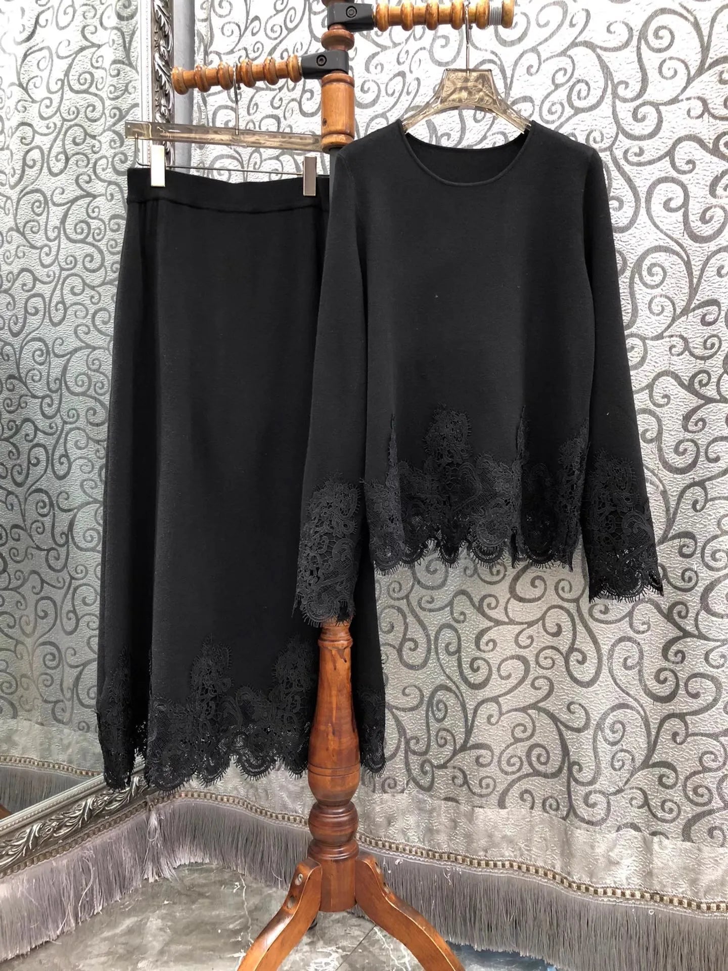 Top Quality New Skirt Suit 2025 Autumn Winter 2PC Set Women Lace Knitting Patchwork Wool Sweater+Long Knitted Skirt Suit & Sets