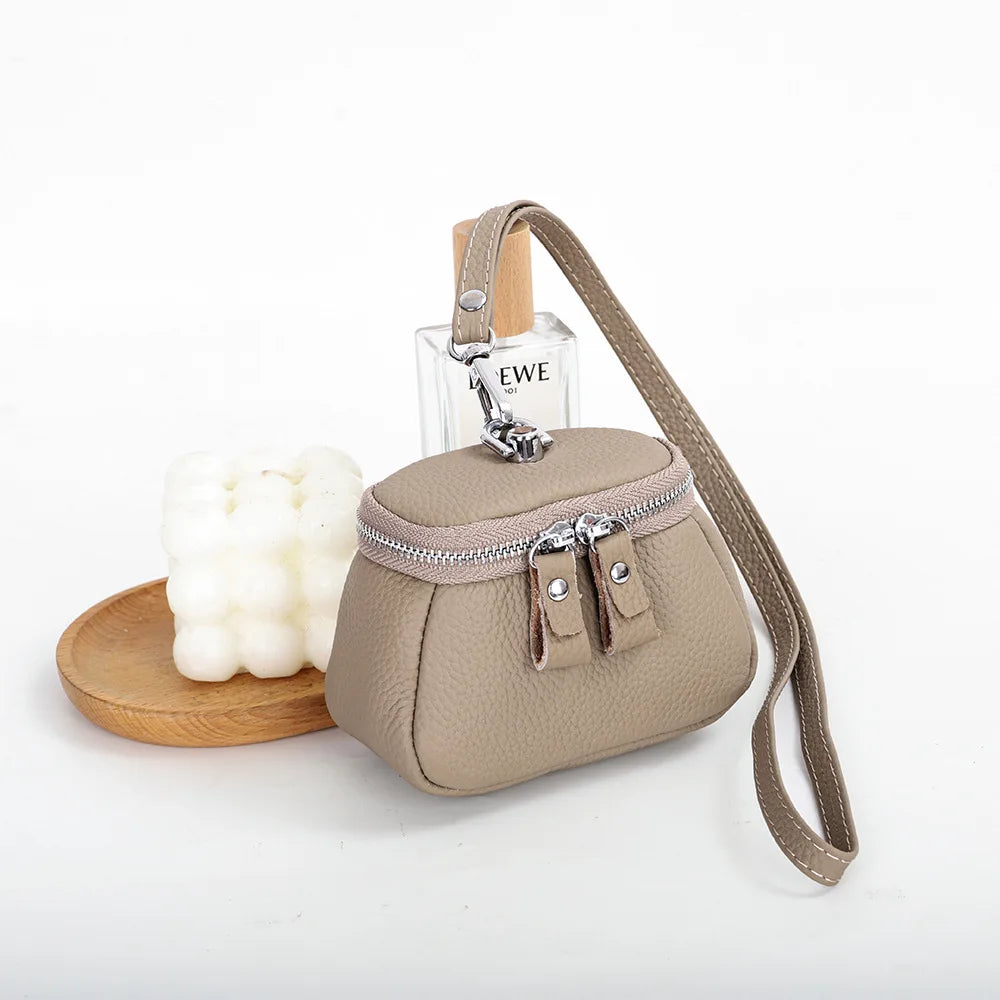 Ladies Genuine Leather Cosmetic Bag Fashion Cosmetic Case Makeup Bag Women Clutch Mini Toiletry Bag Cosmetic Pouch with Lanyard