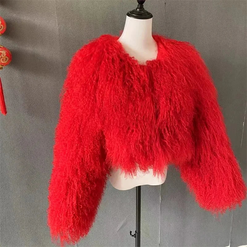 Mongolian sheepskin fashionable and luxurious women's coat for winter, providing warmth, high street style, natural material, du