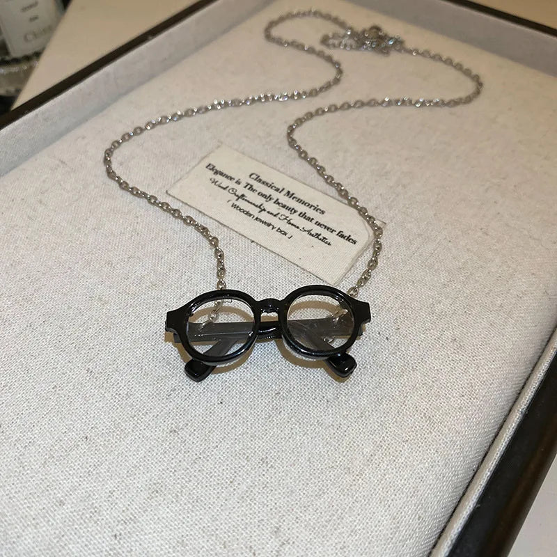 Artistic Glasses Shaped Necklace Niche Design Style Glasses Pendant Necklaces Simple Versatile Jewelry Fashion Necklace Gift