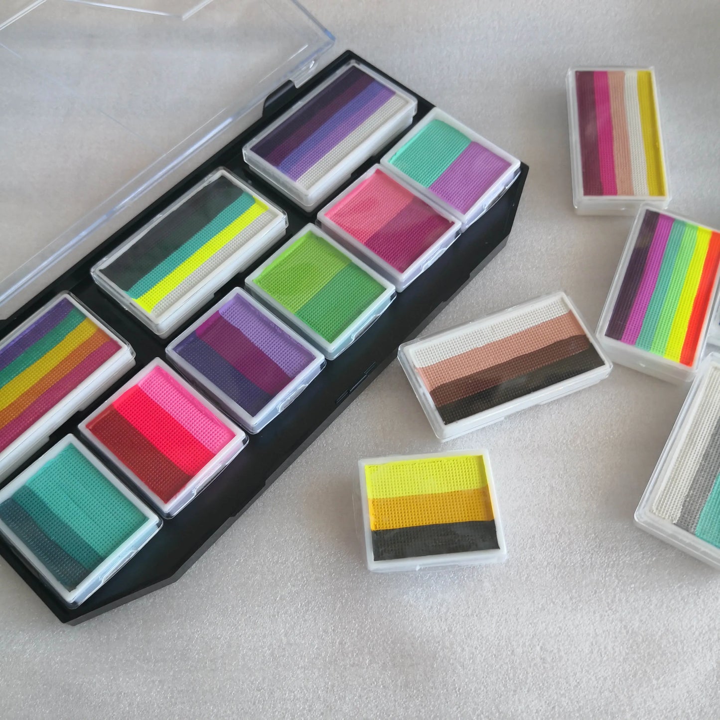 12 Grids Rainbow Split Cake Face Body Paint Art Painting Pigment Plastic Empty Palette Tray with Lid