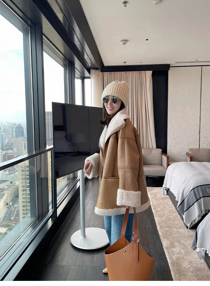 2025 Autumn Winter Fur Integrated Lamb Wool Coat Women's European And American Street Temperament Fashion Locomotive Fur Coat