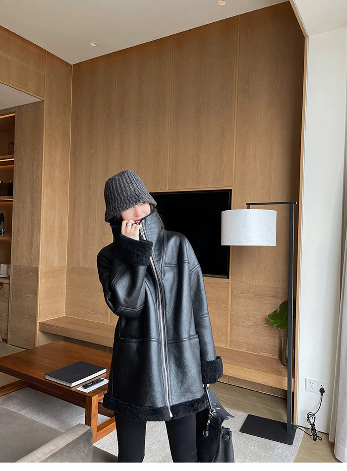 2025 Autumn Winter Fur Integrated Lamb Wool Coat Women's European And American Street Temperament Fashion Locomotive Fur Coat