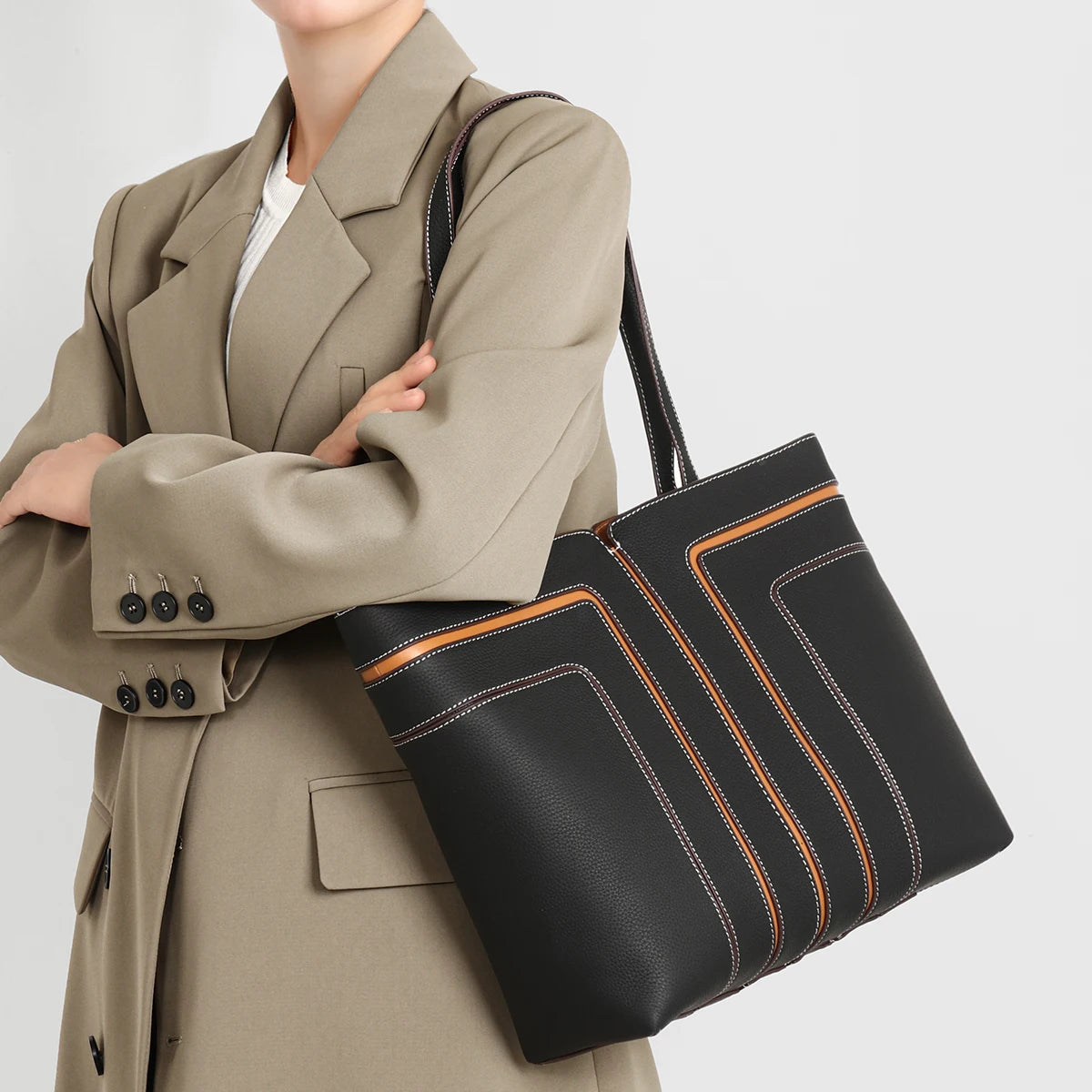 Genuine Leather Shoulder Bag, Niche Design, Popular Online Bag, Large Capacity Commuter Tote Bag, Versatile for Daily Outings