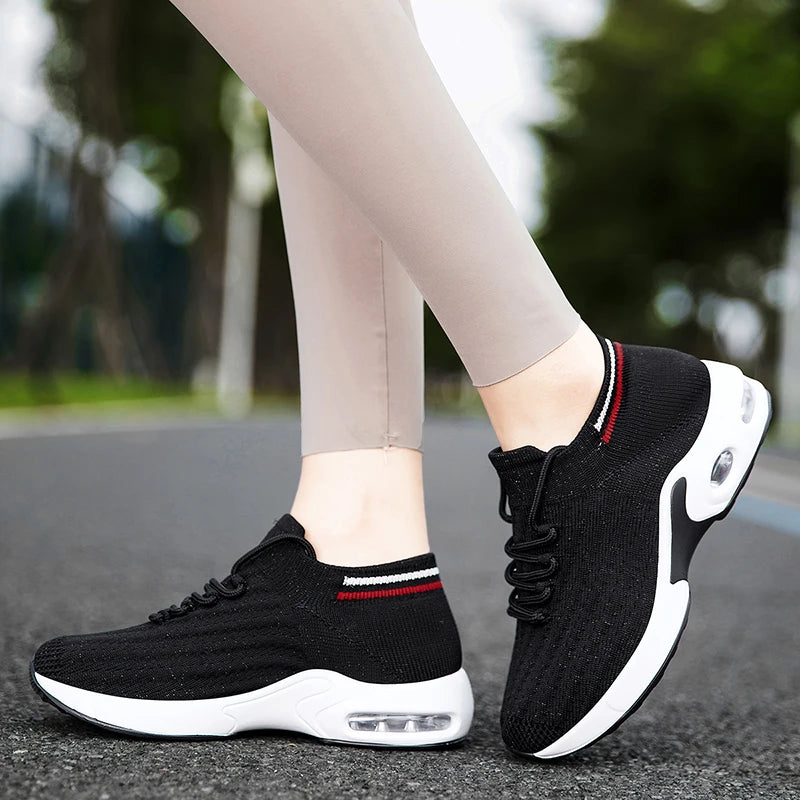 2025 New Women Walking Shoes Fashion Slip on Sock Sneakers Women Casual Breathable Wedges Shoes Ladies Loafers Flats Tenis shoes