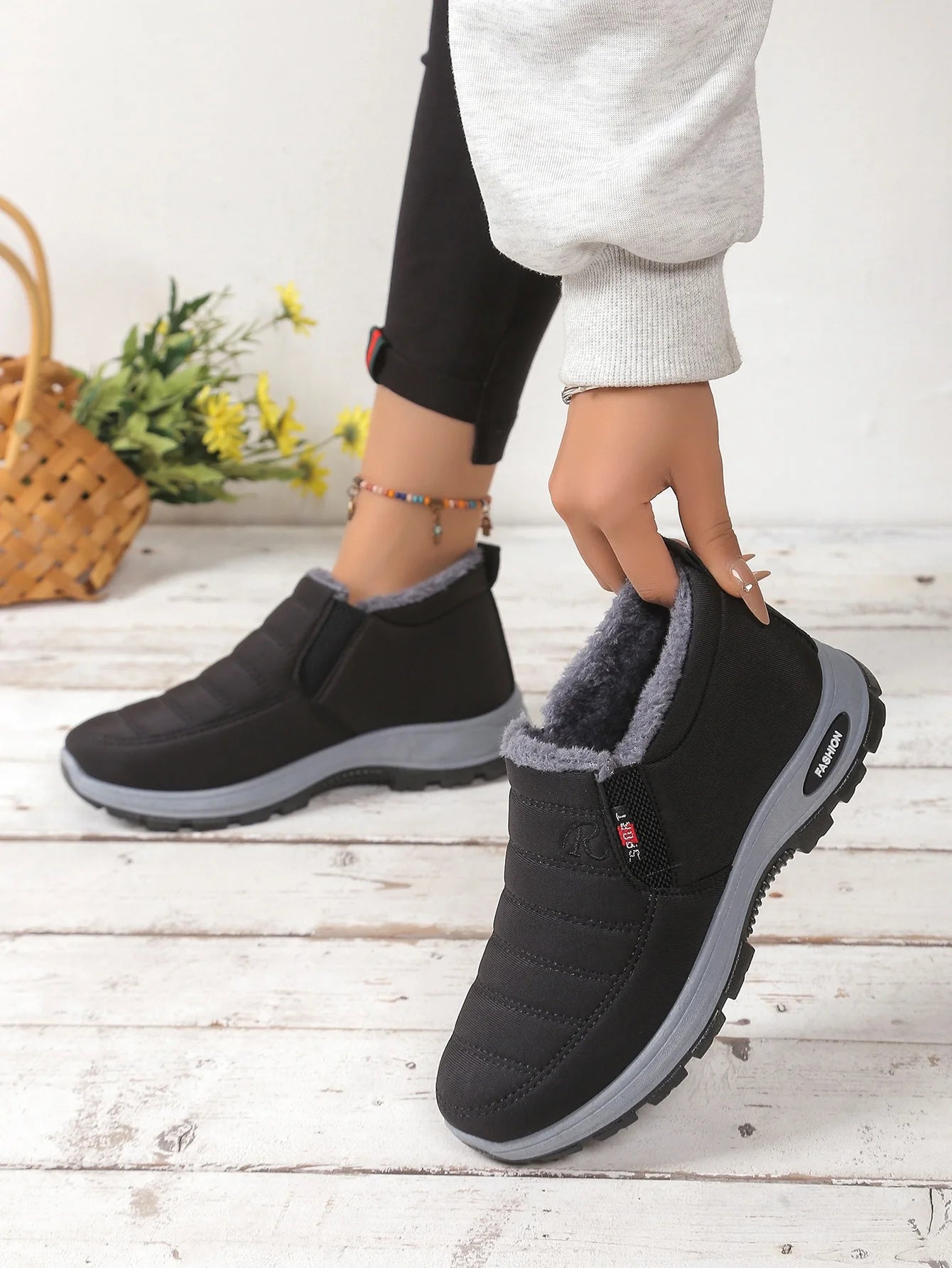 Women's Shoes, Women's Sports Shoes, Fleece and Thickened Boots, Lightweight Soft-Soled Women's Snow Boots