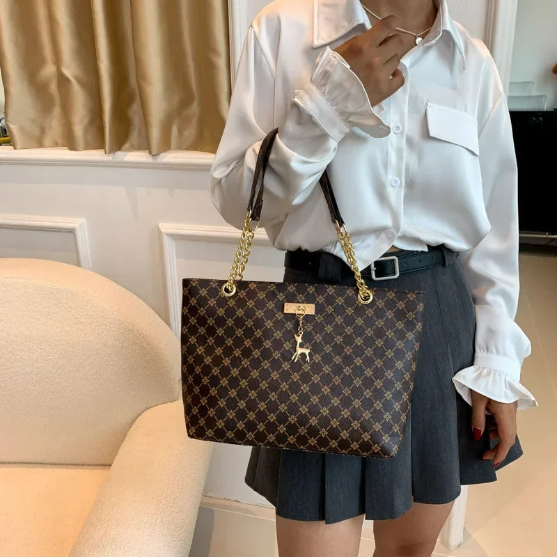 Women Luxury Design New Presbyopic Handbag Large Capacity Handbag Fashion Printing Shoulder Bag Trendy Shopping Bag with pendant