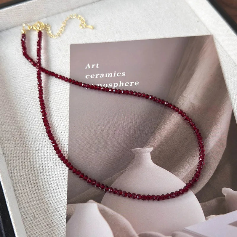 Fashionable Red Pearl Glass Bead Necklace with Unique Design and Luxury Feel for Collarbones