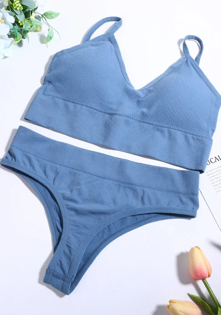 Lingerie Women's UnderwearSexy  Sport BralettSeamless BraSet Low Waist TraceThong Sports Two Piece Bra Woman Clothing Short Sets