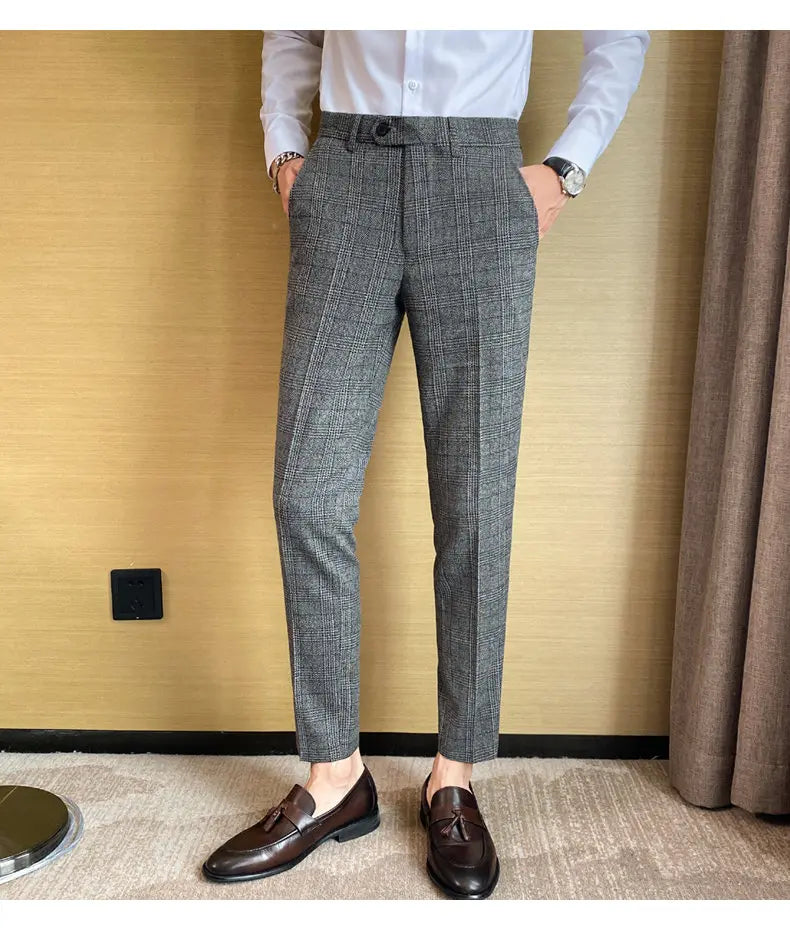 Spring and autumn checked trousers for men are trendy, fashionable, cool and versatile, as well as for business and casual wear
