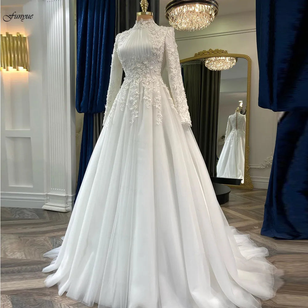 Customized Elegant Muslim Wedding Gown for Bride 2026 Appliques Flowers Dubai Long Sleeves Bridal Dress Tulle Robe De Mariage