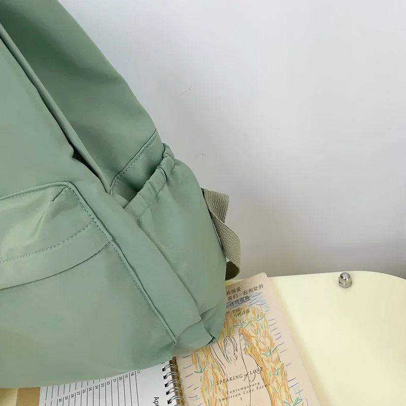 Simple Solid Color Casual Backpack Lightweight and High School Student Bag Multifunctional Backpack Suitable for Travel,School