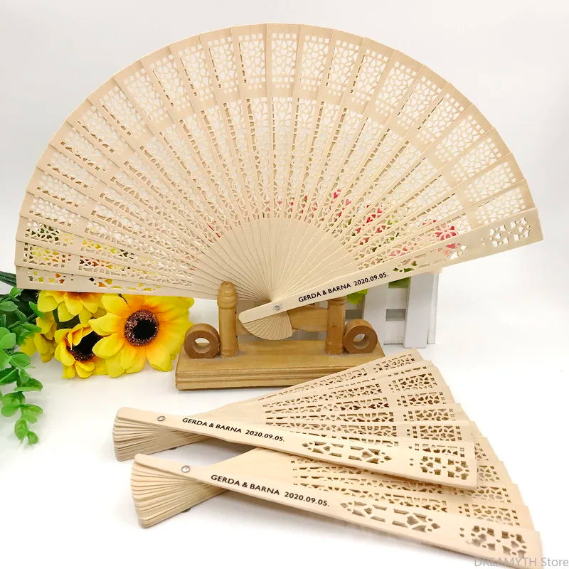 20/40/50 Pieces of Personalized Wooden Wedding Gifts and Gifts for Guests Sandalwood Fan Folding Party Decoration