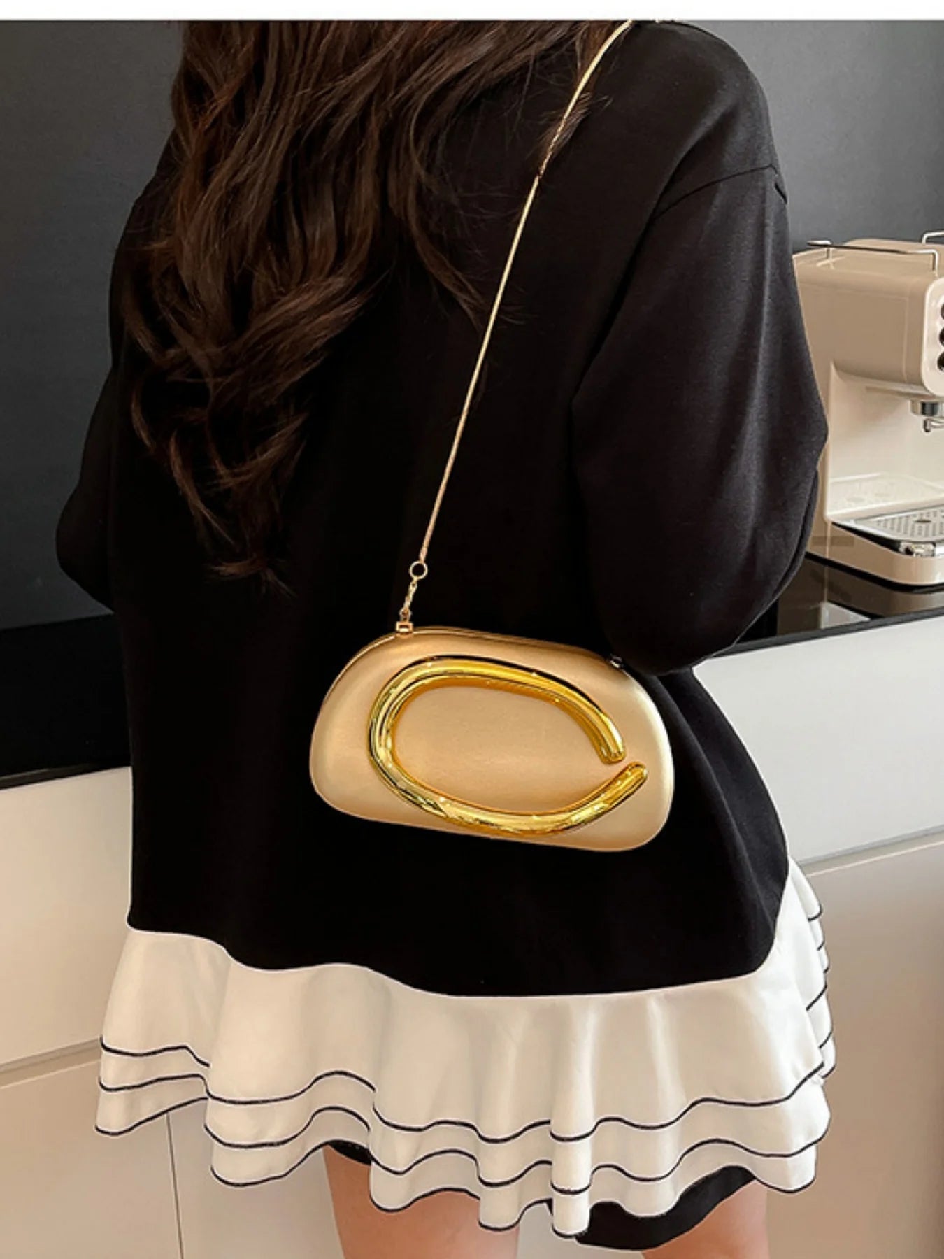 Ladies' elegant and fashionable handbag, suitable for all occasions such as weddings, dances, and dinners