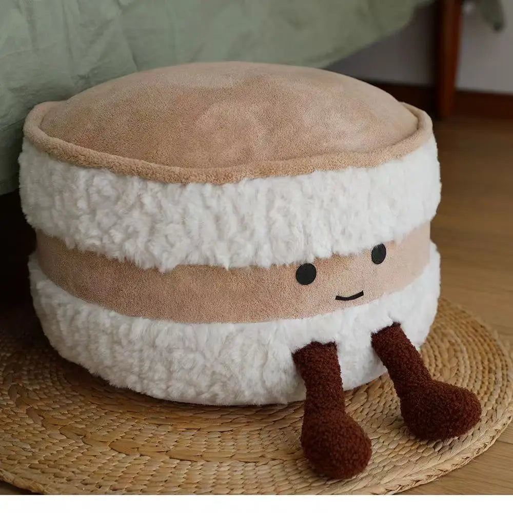 Cute bread, sitting on a pedestal, living room, tatami, futon, removable and washable footstool, shoe changing stool
