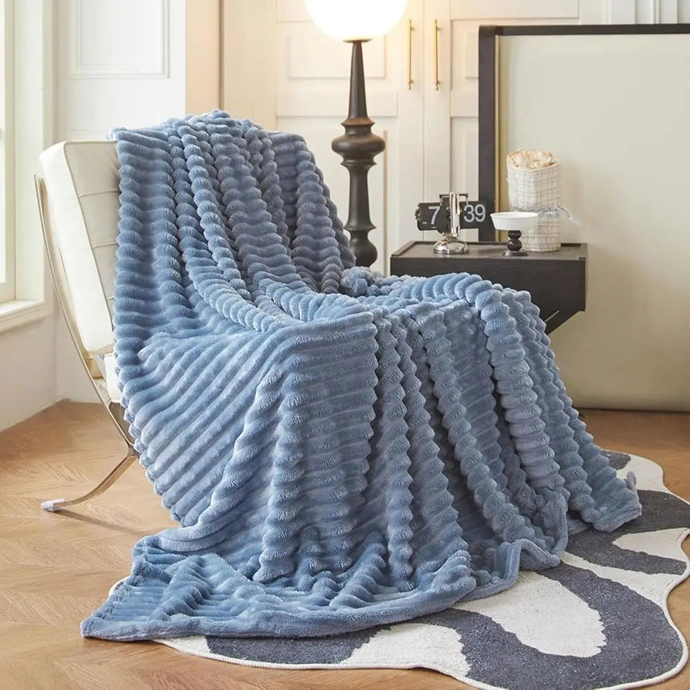 Ultra Soft Fleece Bed Throw Blankets for Lunch Rest Double Sided Warm Blanket Skin-Friendly Warm Conditioning Quilt Breathable