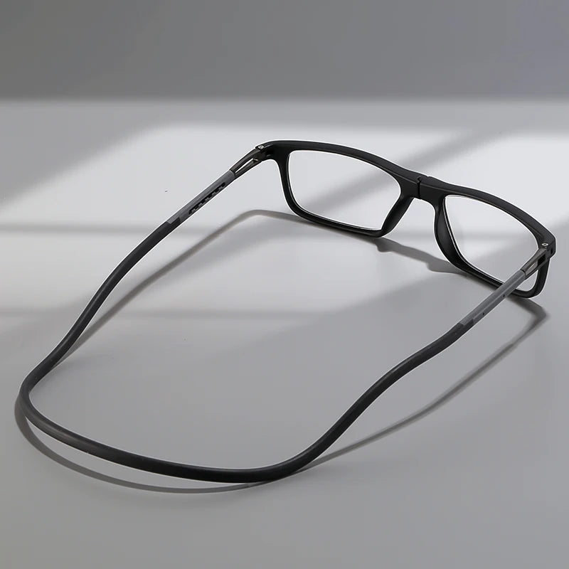The new neck-hugging reading glasses are convenient to carry and are high-definition and comfortable for daily reading