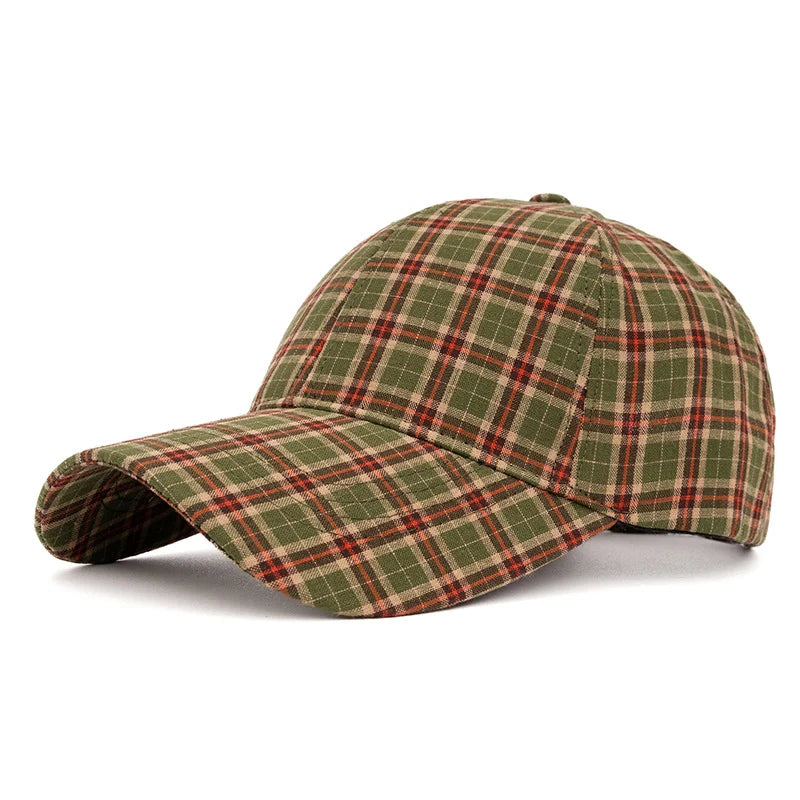 The retro and fashionable color-blocked checkered baseball cap is suitable for daily casual shopping, outings and dates