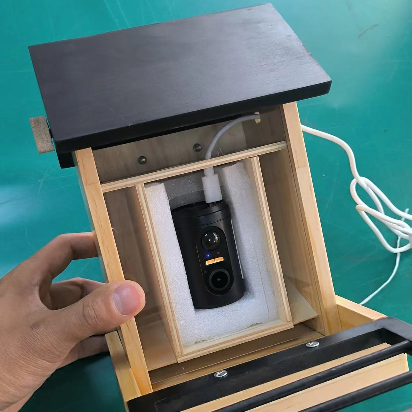 1080P Bird Feeder with HD Camera Built-in Battery Solar Low Power Night Vision Outdoor IP66 Waterproof 2.4GWIFI Connected Feeder