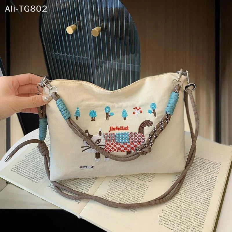 Ladies Tote Bag Lazy Ins Wind Japanese Embroidery Fashion Joker Large-capacity Durable Shoulder Bag Commuter Messenger Bag