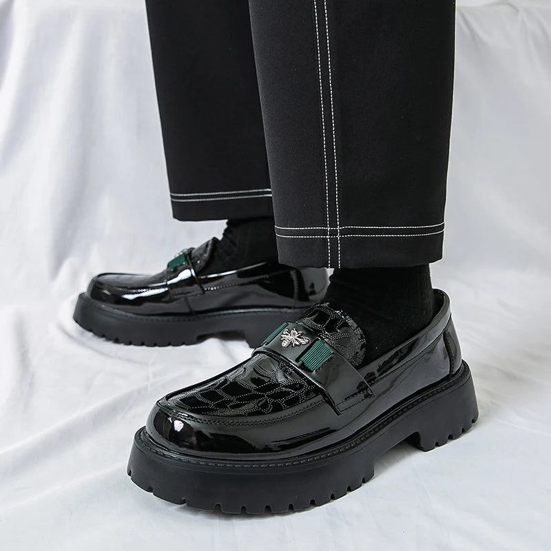 New Leather Shoes Men's Round Toe Thick soled Formal Shoes Loafers Non Slip Fashion Light luxury college Business Casual Shoes