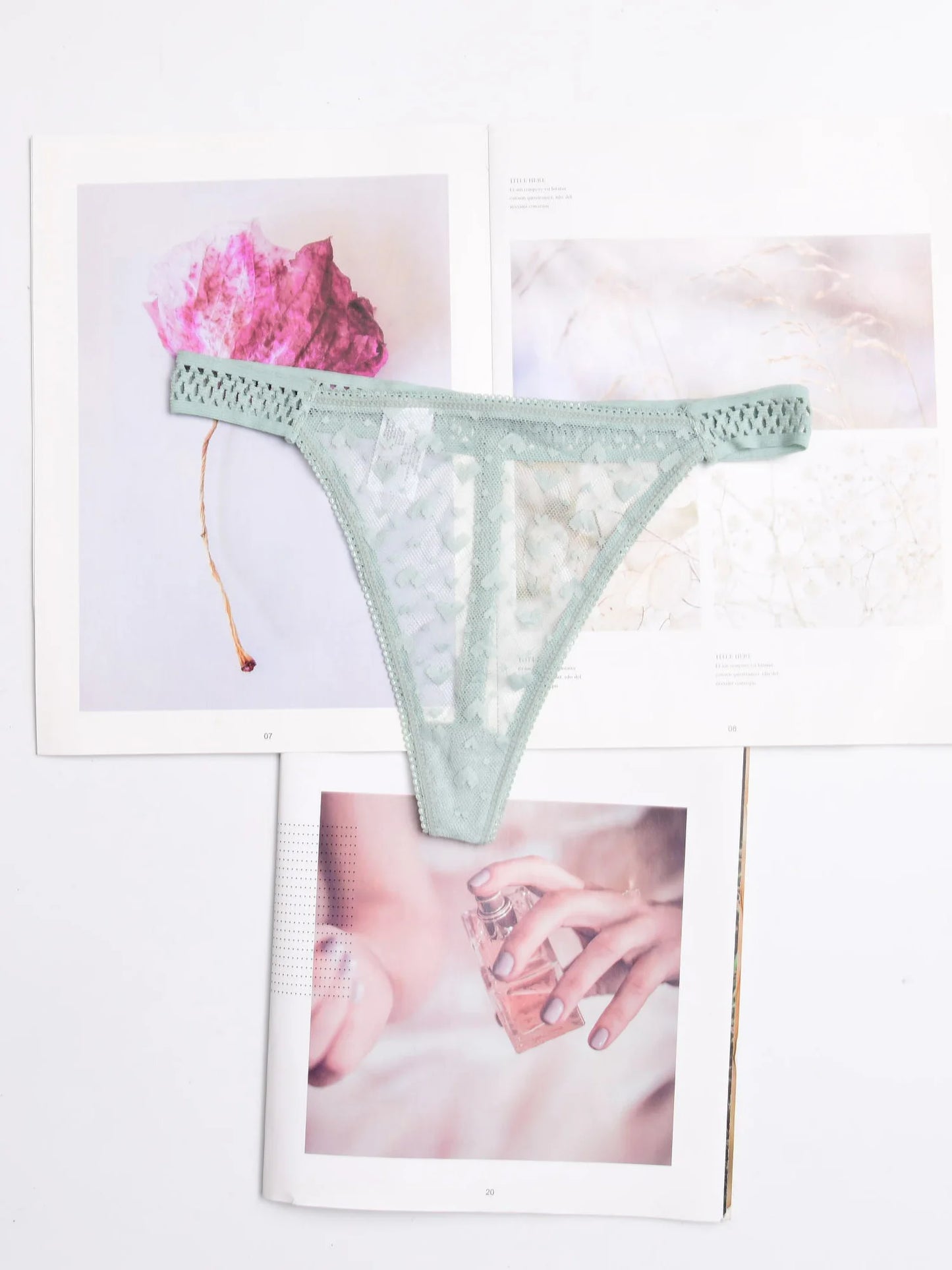 Women's Sexy lingerie Thongs G-string Underwear Panties Briefs Ladies T-back luxury peach heart thong pure cotton lace