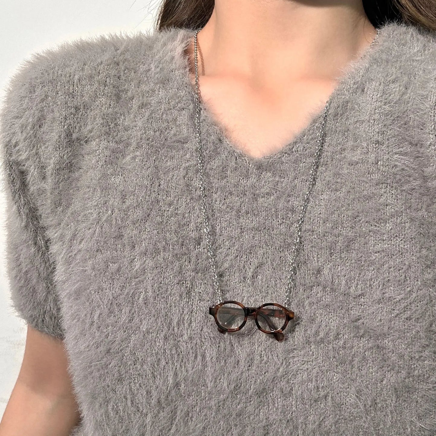 Artistic Glasses Shaped Necklace Niche Design Style Glasses Pendant Necklaces Simple Versatile Jewelry Fashion Necklace Gift