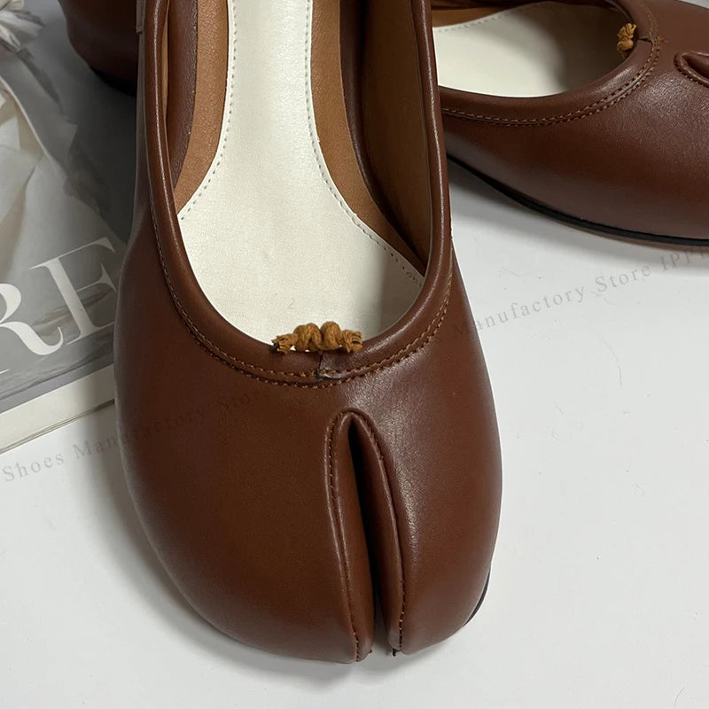 IPPEUM Tabi Footwear Shoes For Women 2026 New Fashion 36-44 Plus Size Ballet Flats Shoes With Split Toe