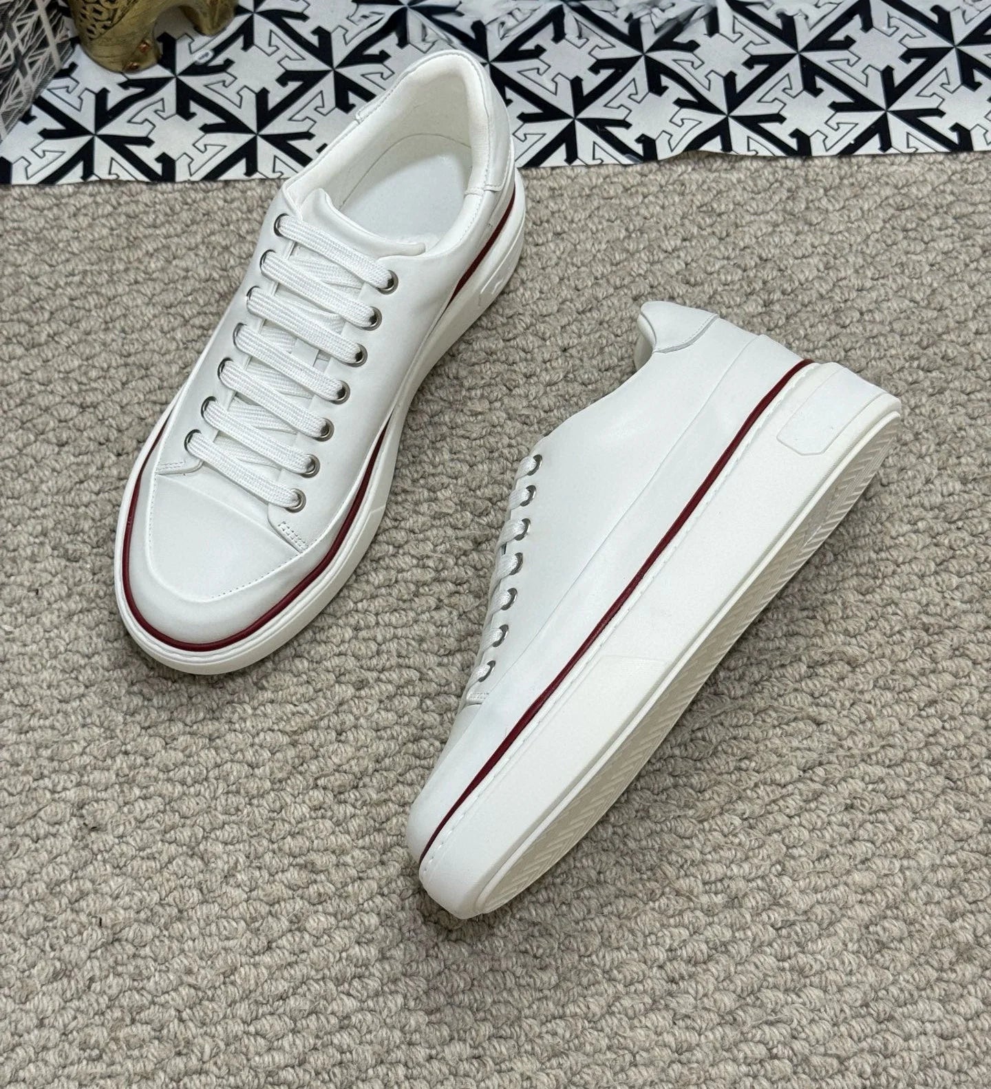 Genuine Leather Sneakers Are High-quality Casual Shoes From A Luxury Brand They Are Versatile and Ideal for Outdoor Commuting