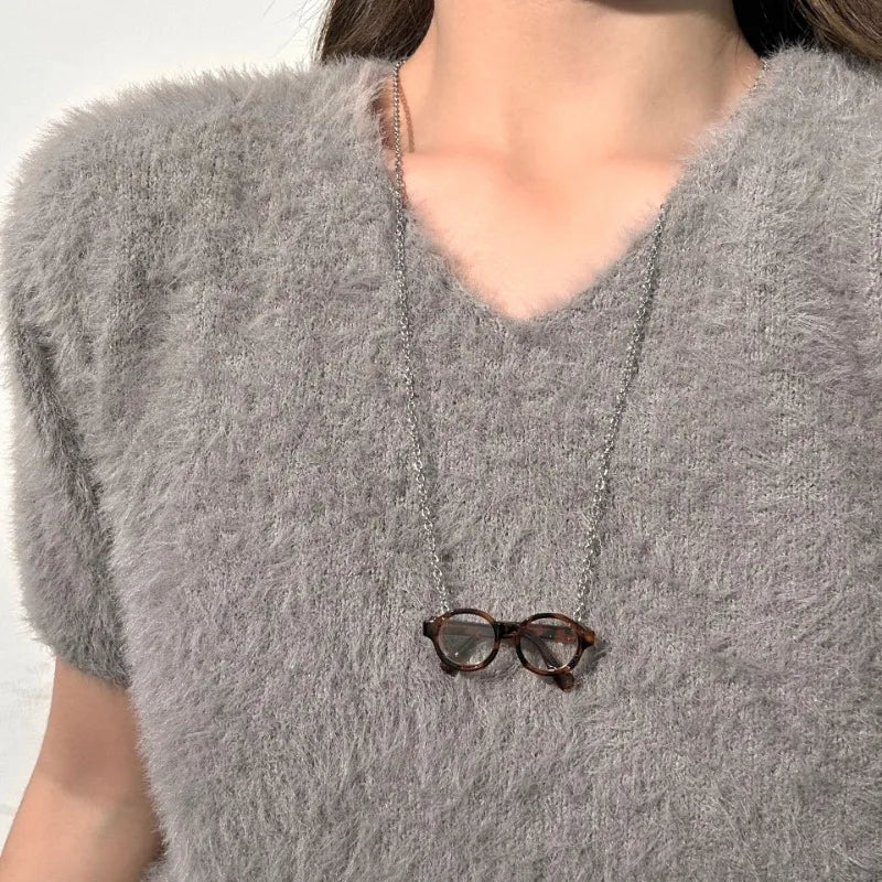 Artistic Glasses Shaped Necklace Niche Design Style Glasses Pendant Necklaces Simple Versatile Jewelry Fashion Necklace Gift