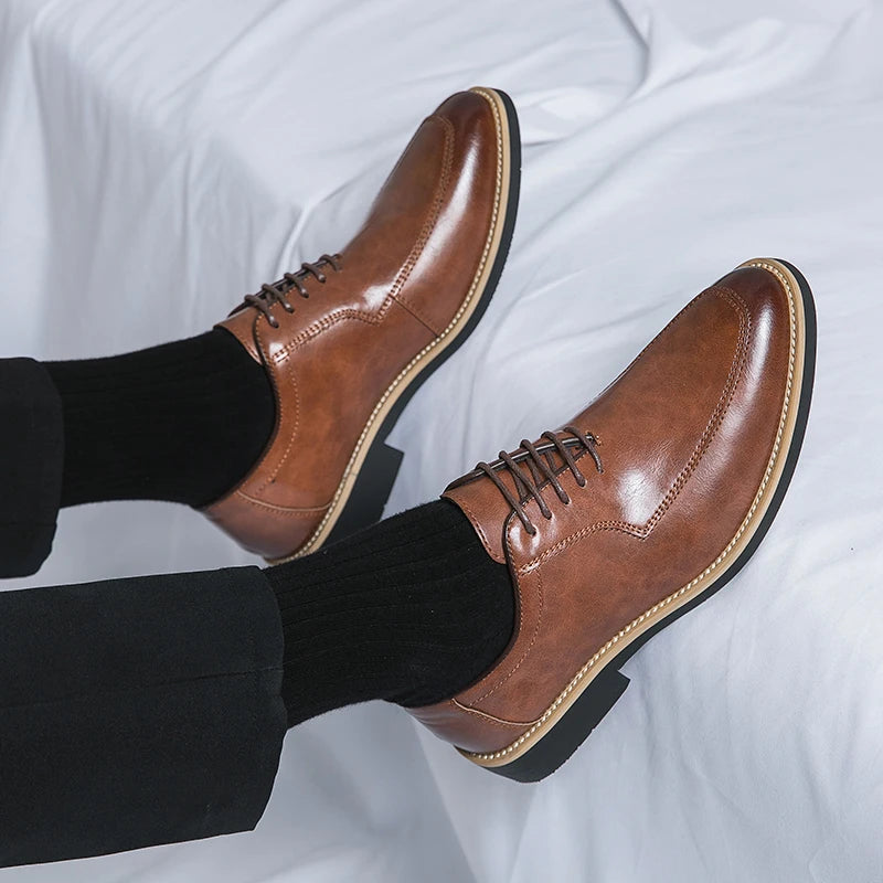 High End Brand Men's Party Formal Shoes Lace Up Pointed Men's Glossy Leather Shoes Classic Elegant Business Shoes Free Delivery