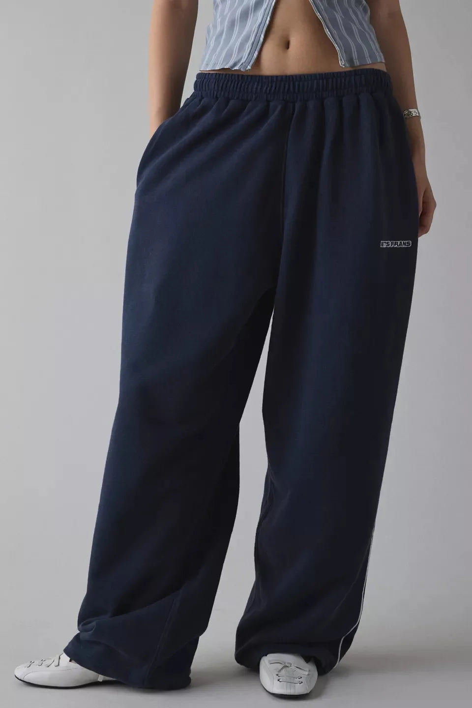 Pantalones Casuales New Pink Embroidered Casual Pants For Women Loose And Comfortable Straight Elastic Waist Trousers 2025 New