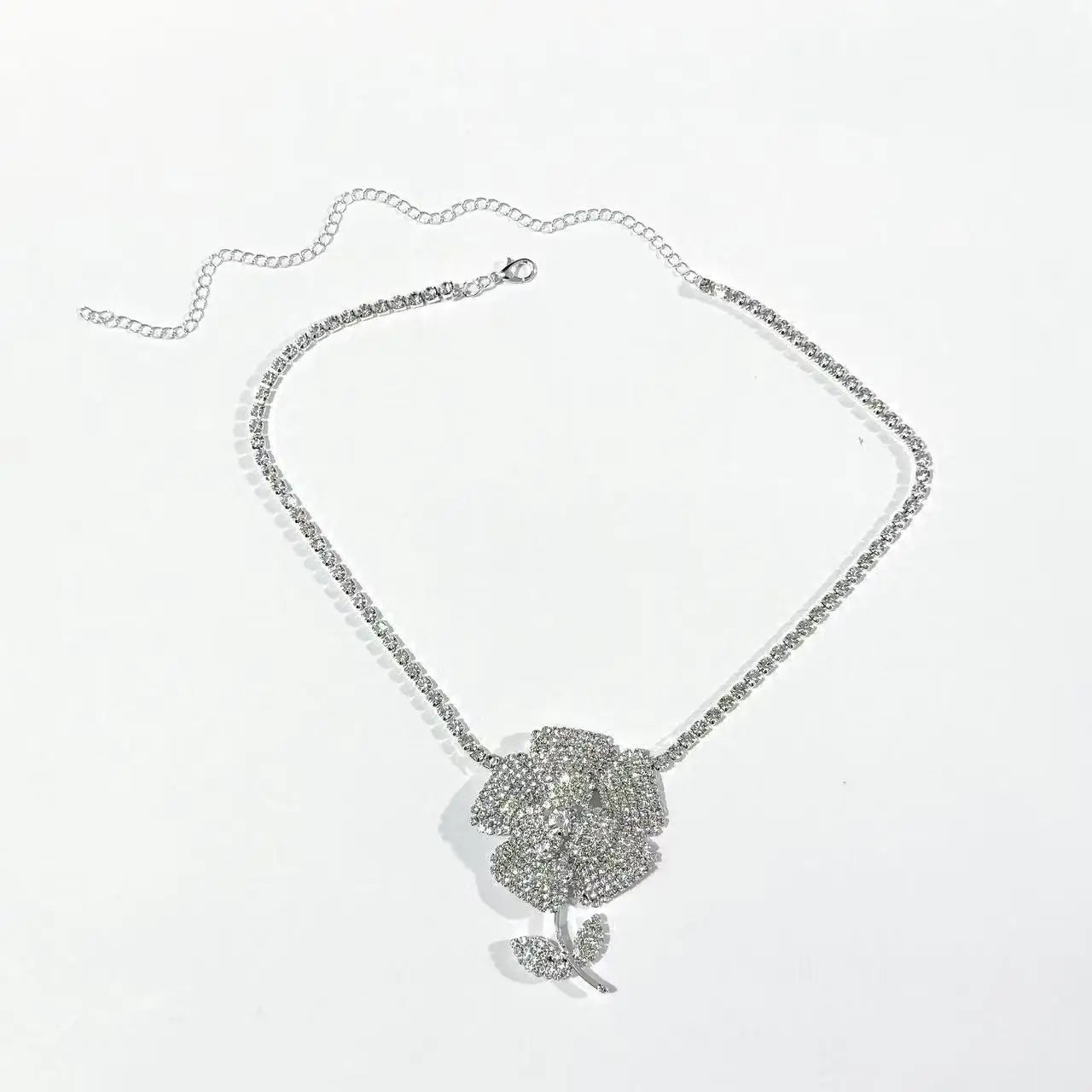Diamond-Embedded Flower Necklace: European & American Fashion Choker for Lockbone, Light Luxury & Versatile High-End Jewelry