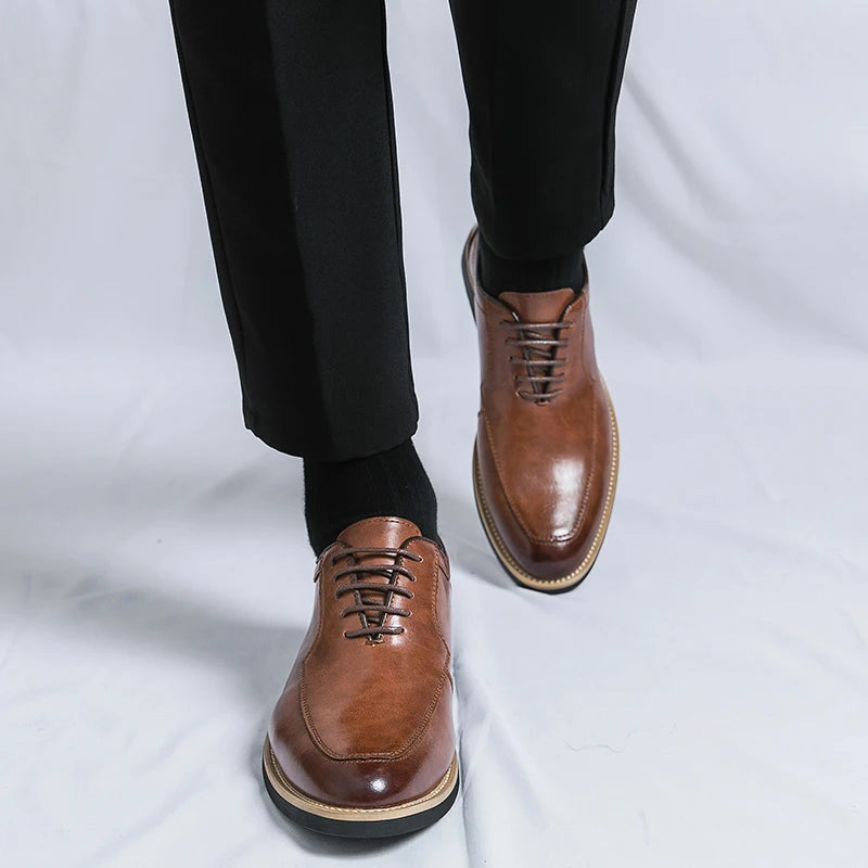 High End Brand Men's Party Formal Shoes Lace Up Pointed Men's Glossy Leather Shoes Classic Elegant Business Shoes Free Delivery