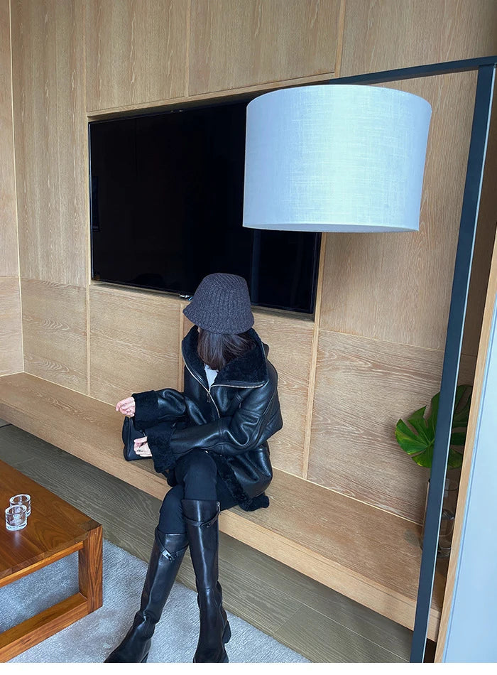 2025 Autumn Winter Fur Integrated Lamb Wool Coat Women's European And American Street Temperament Fashion Locomotive Fur Coat