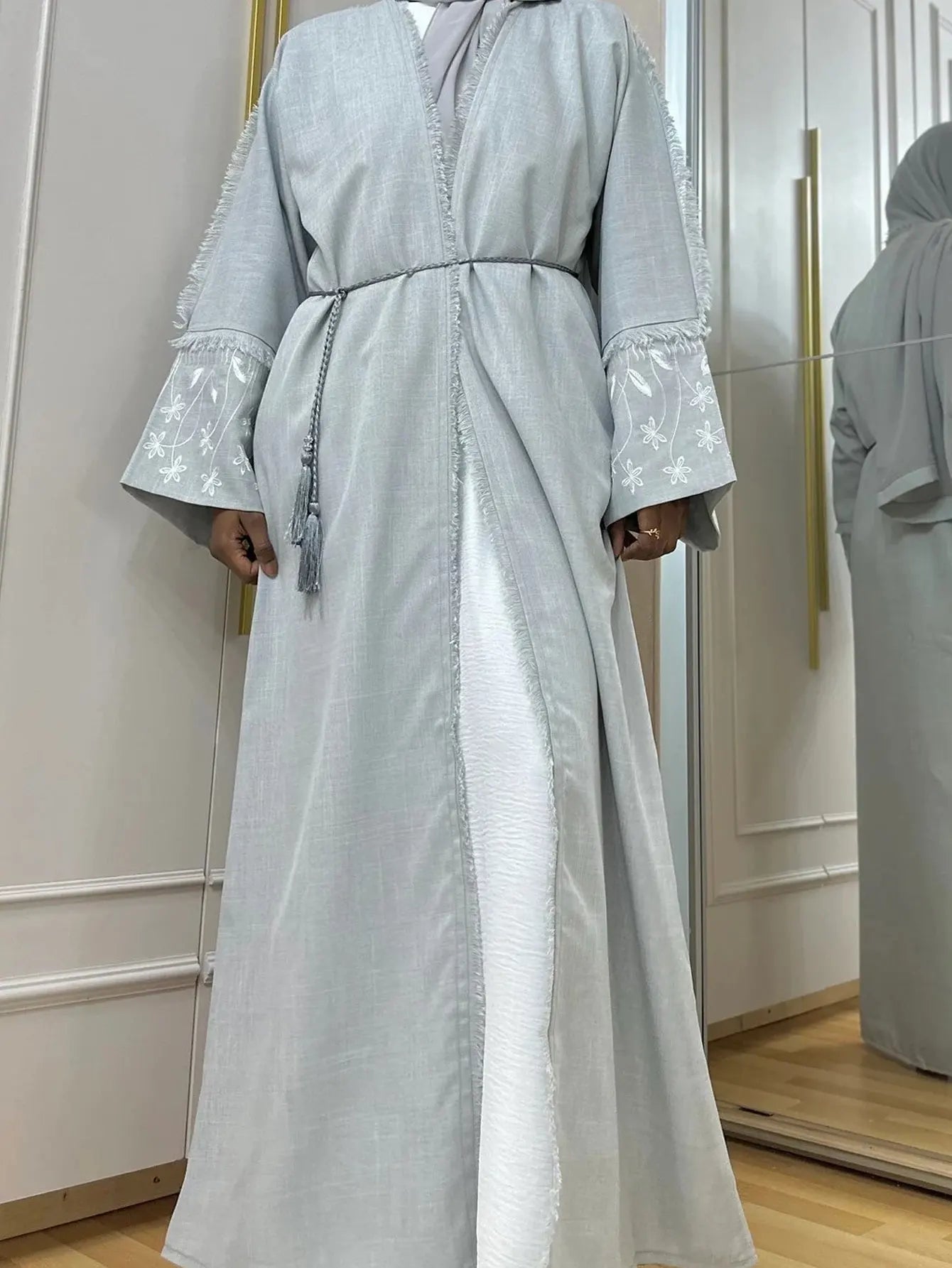 2025 Islamic Muslim Women's Light Gray Abaya with White Embroidery on Sleeves Loose Fit Ideal for Middle East Daily Wear Ramadan