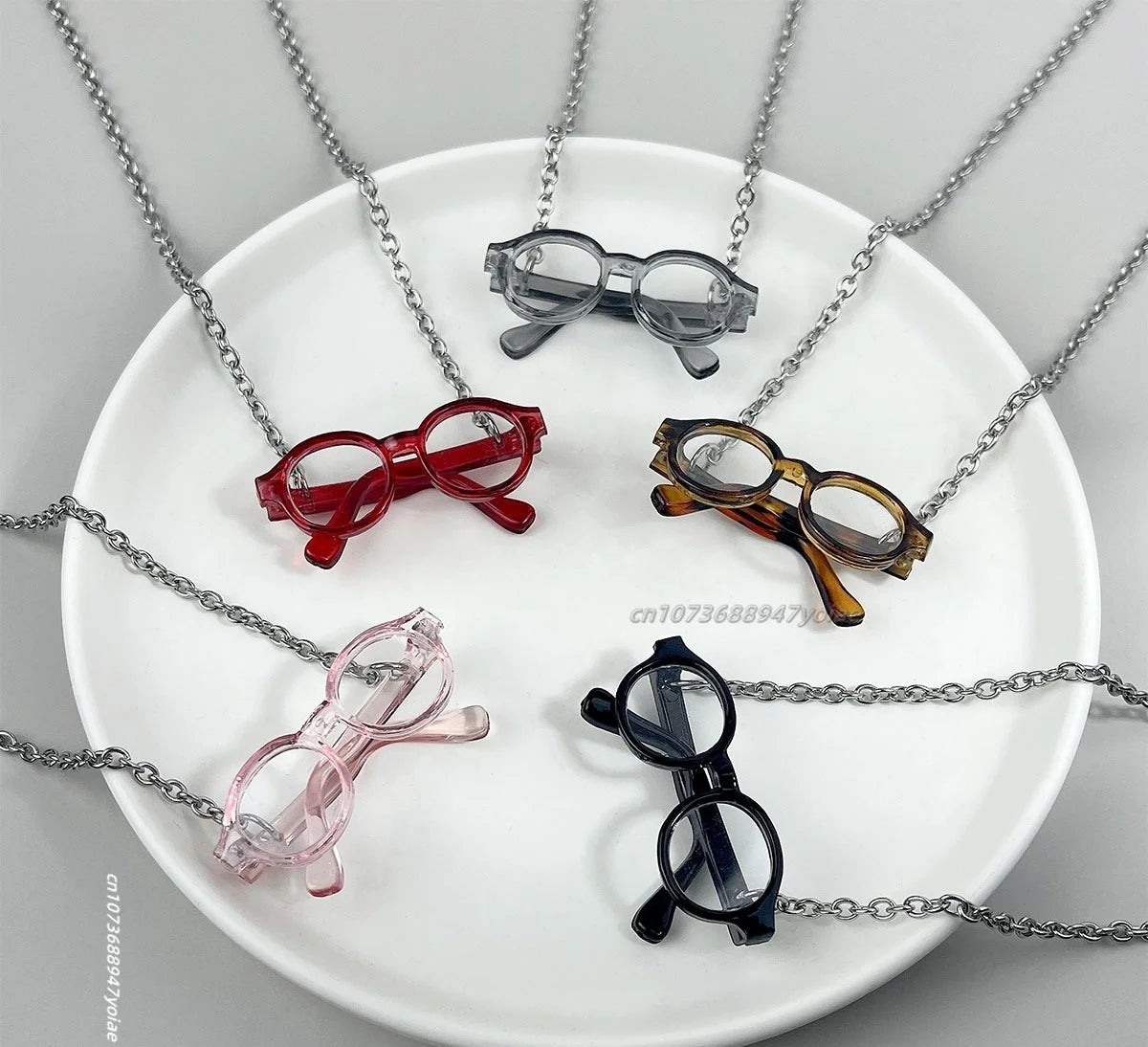 Artistic Glasses Shaped Necklace Niche Design Style Glasses Pendant Necklaces Simple Versatile Jewelry Fashion Necklace Gift