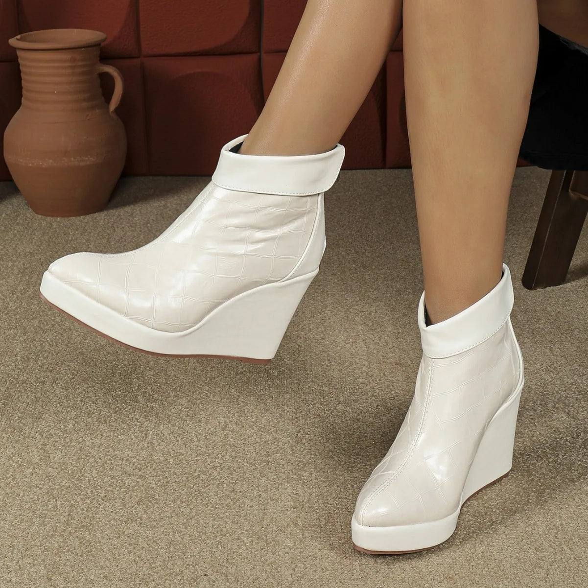2025 Autumn Early Winter Shoes Women High Heels Boots Pointed toe Fashion Ladies Wedges Shoes 10cm Black White Plus Size 42 D657
