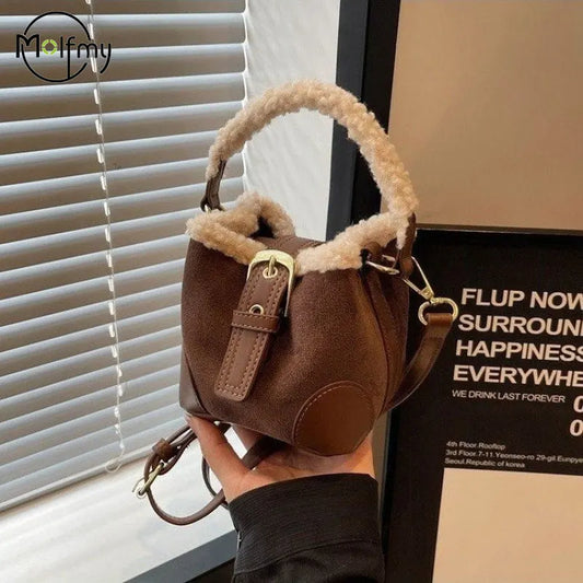 Women's Bags Bucket Shoulder Handbag Autumn Winter Vintage Versatile Lamb Wool Handbag Elegant Fashion Crossbody Bag Wholesale