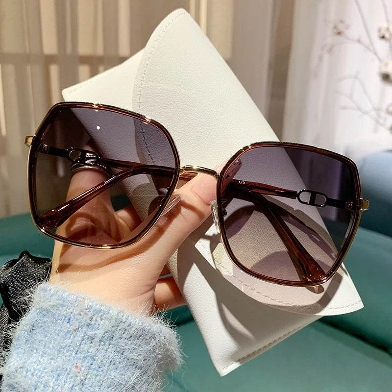 New Fashion Polarized Sunglasses Women UV400 Gradient Lens Sun Glasses Oversized Retro Square Luxury Brand Oculus