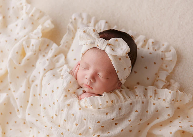 Newborn Photography Wrap Soft Beige Backdrop Blanket 0-1 Month Baby Shoot Background with Pocket Bow Headband Pillow Photo Prop