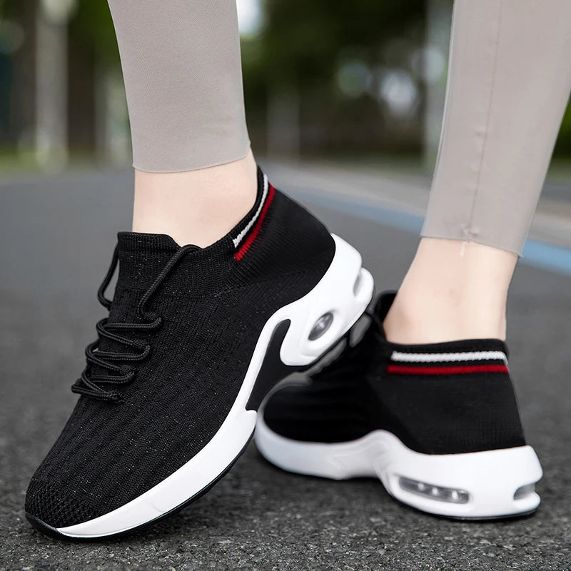 2025 New Women Walking Shoes Fashion Slip on Sock Sneakers Women Casual Breathable Wedges Shoes Ladies Loafers Flats Tenis shoes
