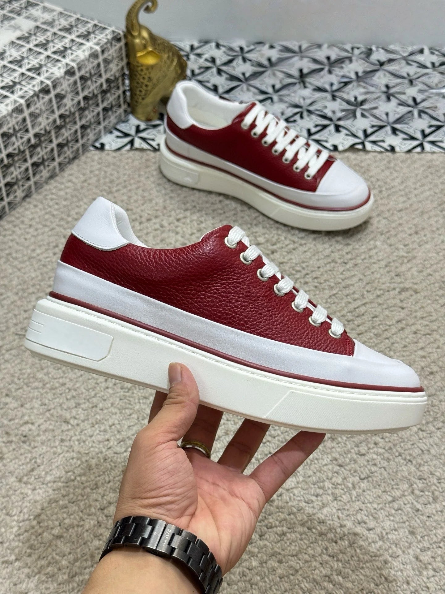 Genuine Leather Sneakers Are High-quality Casual Shoes From A Luxury Brand They Are Versatile and Ideal for Outdoor Commuting