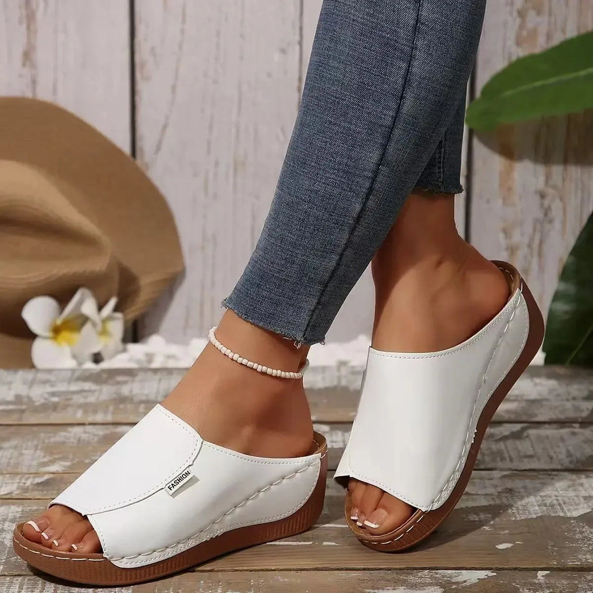 Ladies wear wedge heel sandals, solid color open toe thick soled shoes, summer comfortable slippers, ventilated and easy to wear